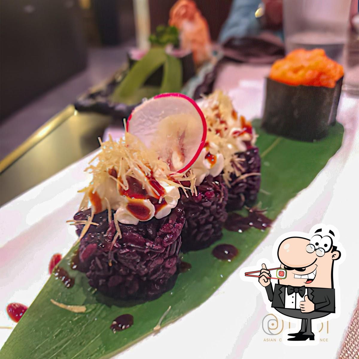 {Restaurant_name} ha disponibilità di piatti di sushi.