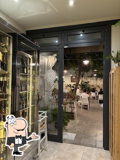 Gli interni di A'Roma L'Osteria.