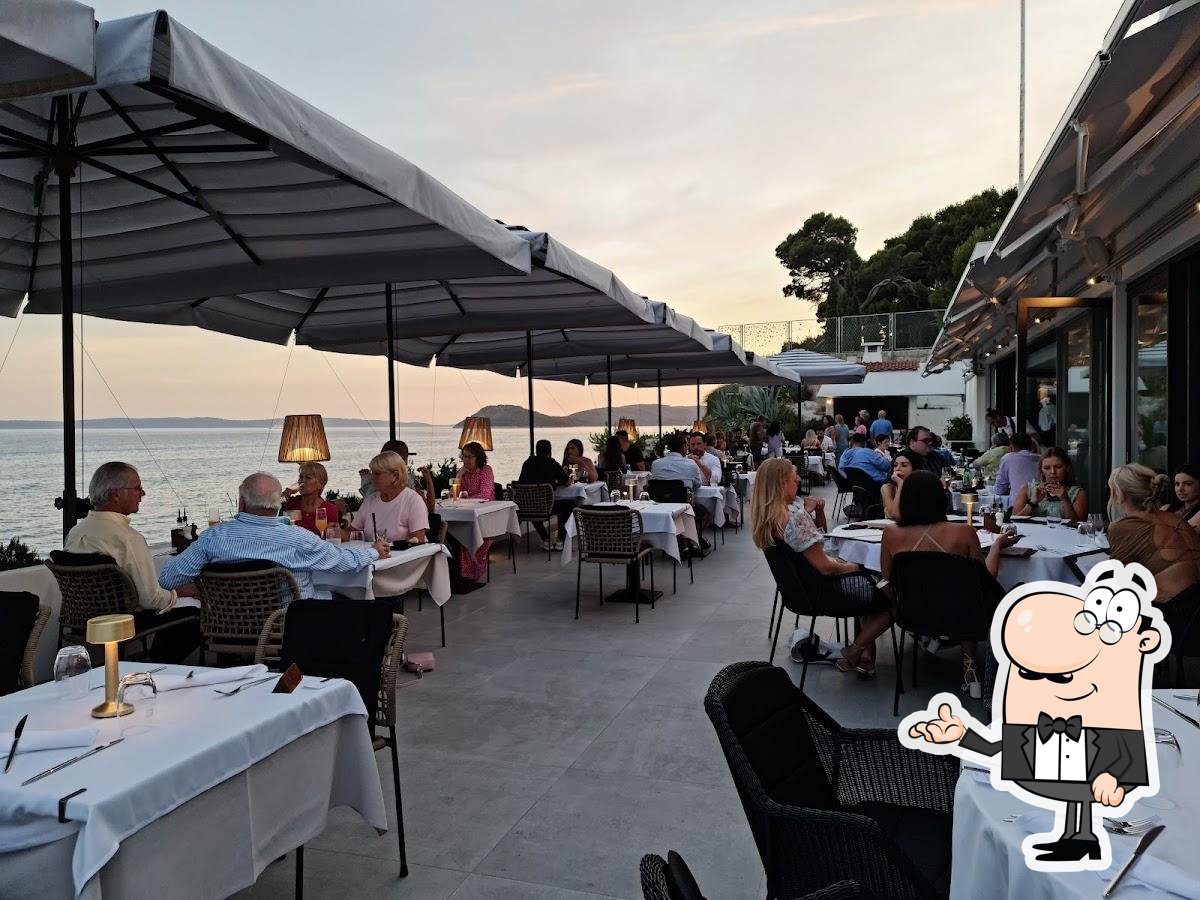 Dai un'occhiata agli interni di Restaurant Adriatic.