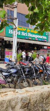 HOTEL SRI SAMPOORNA
