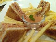 UNCLE'S CAFE DORO PALAI