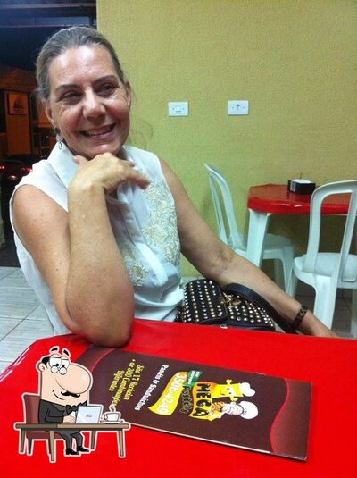 O interior do Mega Pasteis Trindade