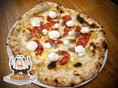 A Crancio, puoi provare una bella pizza