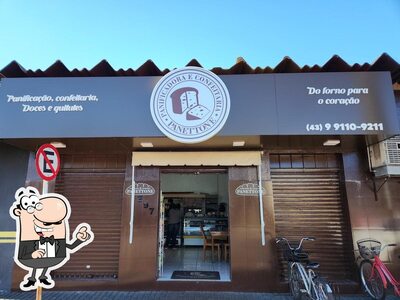 O exterior do Confeitaria Panetone de Rolandia