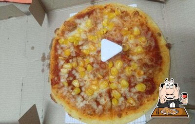 Pick pizza at Zulu's Pizza - Fresh Fanatics