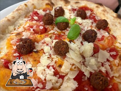 A Gustami - pizza & delivery, puoi goderti una bella pizza