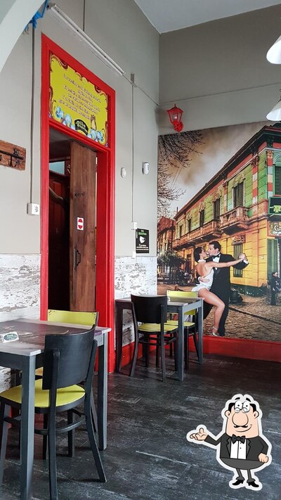 El interior de El Búho Tuerto restaurante Parrilla Argentina