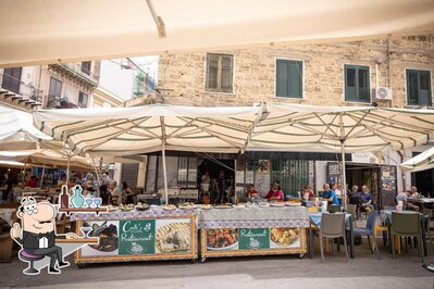 Dai un'occhiata agli interni di Ristorante Conti's