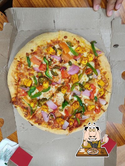 Get pizza at Pizza Wings Goa