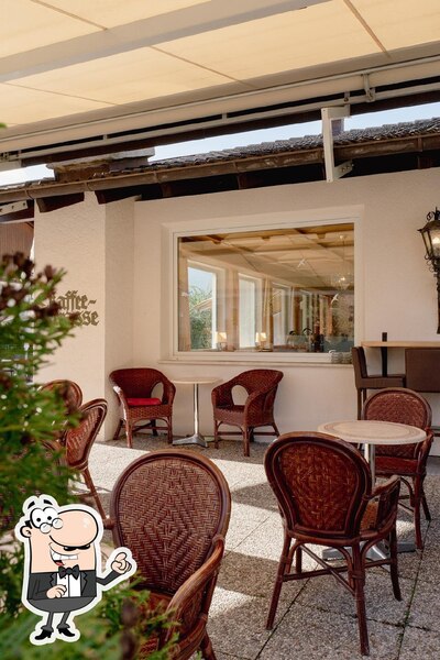 Siediti a un tavolo di Pensione Lahn