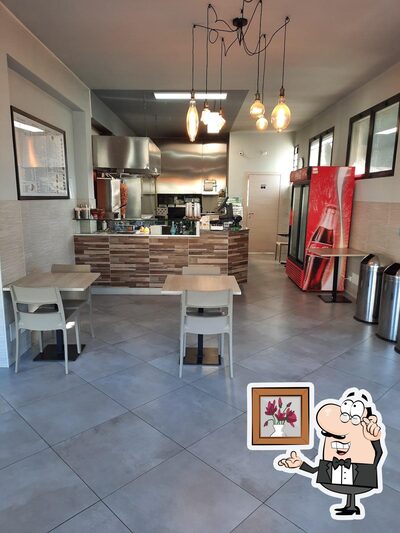 Dai un'occhiata agli interni di Kebaberia Reno
