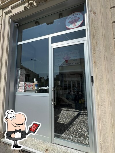 Guarda gli esterni di Pantera Pizza Rustica